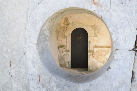 11-3 Okrogla lina v zahodni steni lope